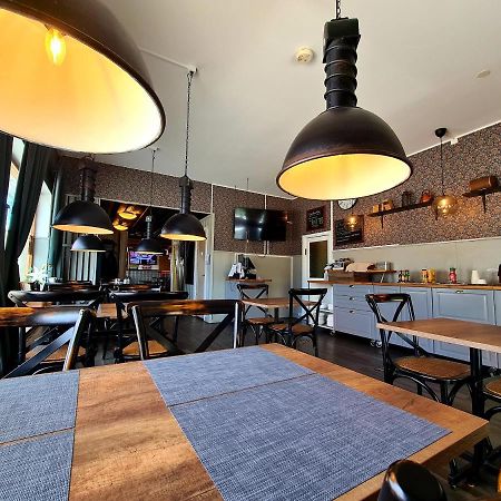 Dala-Jaerna Hotell Och Vandrarhem エクステリア 写真