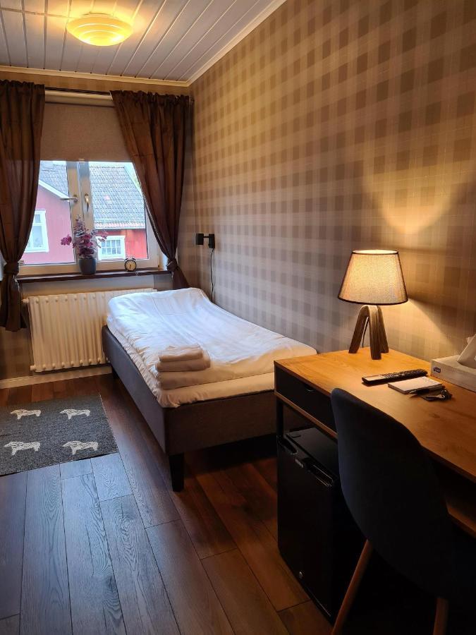 Dala-Jaerna Hotell Och Vandrarhem エクステリア 写真