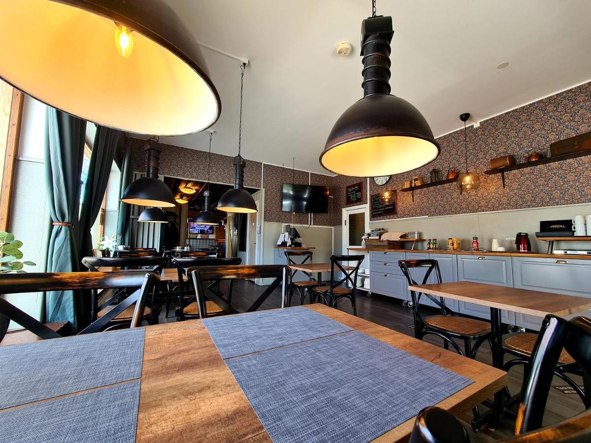 Dala-Jaerna Hotell Och Vandrarhem エクステリア 写真